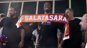 Galatasaray'ın stoper adayı Bitshiabu İstanbul'da