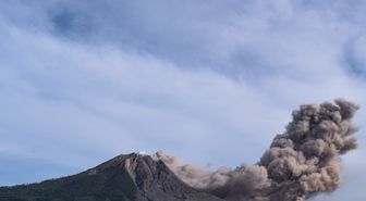 Sinabung Yanardağı alarmda: 615 kişi tahliye edildi