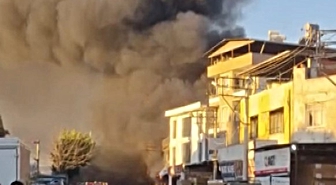 Buca'da Boya Atölyesinde Yangın Panik Yarattı