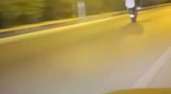 Hatay'da trafikte tehlikeye atan motosiklet anları