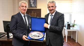 Edirne Valisi Sezer, İdare Mahkemesi Başkanı Çelik'i Ziyaret Etti