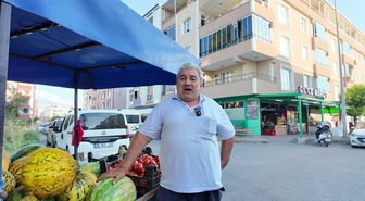 Iğdır'da seyyar manav Bayram Amca: 'Tatilim, pazarım yok'