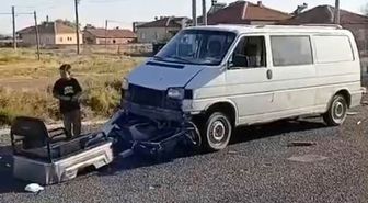 Aksaray'da Minibüs-Moped Kazası: 3'ü Çocuk 5 Yaralı