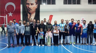 Aydıntepe'de Zafer Bayramı Voleybol Turnuvası'nda Şampiyon Yakutiye Gençlik