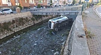 Diyaliz Hastalarını Taşıyan Minibüs Çaya Uçtu: 6 Yaralı