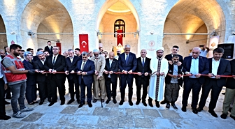 Depremde Hasar Alan Adıyaman'daki Camiler ve Türbe Açıldı
