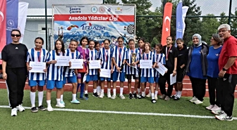 Manisa Kız Futbol Takımı Türkiye Üçüncüsü Oldu