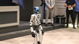 Melikgazi Belediyesi'nde insansı robot göreve başladı