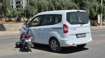 Adıyaman'da Motosiklet ile Hafif Ticari Araç Çarpıştı: 1 Yaralı