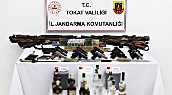 Niksar'da Silah ve Kaçak Alkol Operasyonu