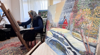 81 Yaşındaki Ressamın İlham Veren Sergisi