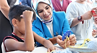 Bakan Göktaş, KALBEN Çocuk Köyü'nde çocuklarla bir araya geldi