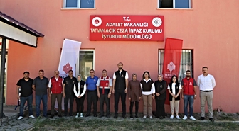 Vakıf geleneği: Cezaevindeki hükümlülere tatlı ikramı