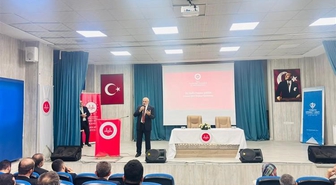 Diyanet İşleri Başkan Yardımcısı Şahin, Hakkari'de Din Görevlileriyle Buluştu