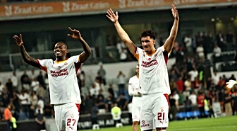 Galatasaray'da Leao ve Deniz Gül'den taraftara üçlü