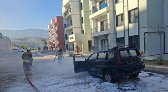 Hatay'da Park Halindeki Otomobil Alevlere Teslim Oldu
