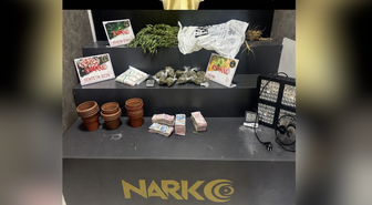 Konak'ta uyuşturucu operasyonu: 322 gram skunk ele geçirildi, firari hükümlü tutuklandı