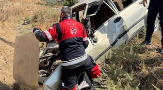 Hatay'da Tofaş Yol Kenarına Uçtu: 3 Yaralı
