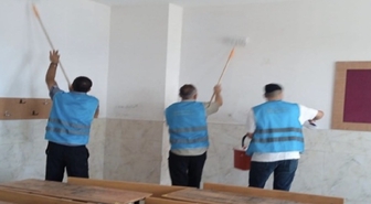 Denetimli Serbestlik Yükümlüleri Mersin'de 6 Okulda Bakım ve Boya Çalışması Yaptı