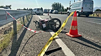 Alaşehir'de Motosiklet Kazası: 1 Ölü, 3 Yaralı