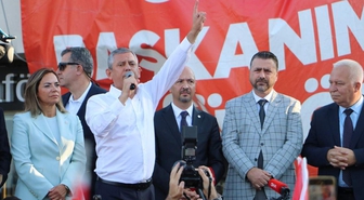 Özgür Özel'den Tekirdağ'da Rozet Töreni ve İktidar Mesajı