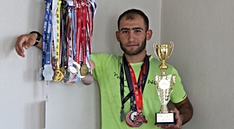 İnşaat İşçisi Milli Atlet İbrahim Baran'ın Hedefi Dünya Şampiyonluğu