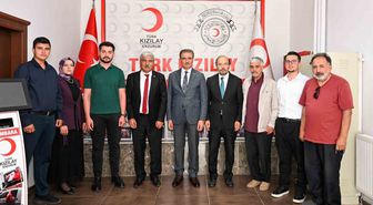 Vali Baruş, Kızılay Erzurum Şubesi'ni ziyaret etti