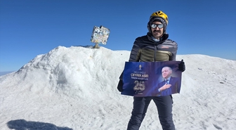 AK Partili Başkan Ağrı Dağı Zirvesinde