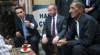 Bakan Bayraktar Hakkari'de Esnafla Buluştu