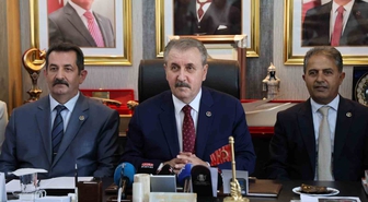 Destici: 'Türkiye prangalarını kırmıştır'