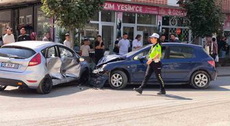 İnegöl'de Korkutan Kaza: 3 Yaralı
