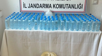 İzmir'de Jandarmadan 7 Saatlik Denetim: 6 Bin 989 Kişi Sorgulandı, 1085 Litre Etil Alkol Ele Geçirildi