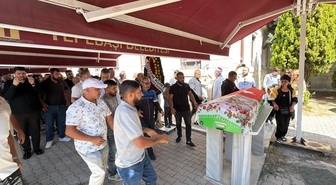 Girne'deki Gemi Kazasında Ölen 5 Çocuk Annesi Eskişehir'de Toprağa Verildi
