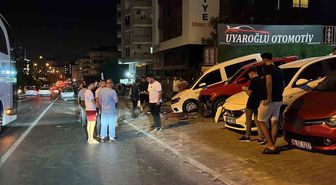 Alanya'da Kontrolden Çıkan Araç Galeriye Daldı