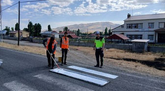 Malazgirt'te Okul ve Yaya Geçitleri Yenilendi