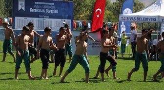 Sivas'ta 4. Uluslararası Muhsin Yazıcıoğlu Karakucak Güreş Festivali