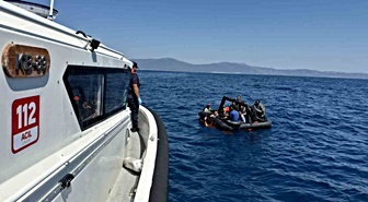 Çeşme ve Menderes'te 57 Düzensiz Göçmen Kurtarıldı