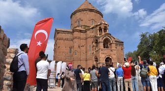 Akdamar Kilisesi'nde 14. Ayin Gerçekleştirildi