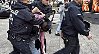 Berlin'de Filistin yürüyüşünde gözaltılar