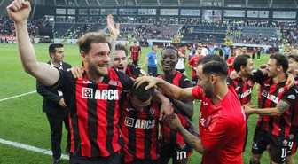 Çorum FK, Eyüpspor'u 3-0 Yenerek Süper Lig'deki İlk Galibiyetini Aldı