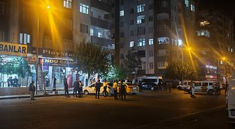 Diyarbakır'da silahlı saldırı: 3 yaralı
