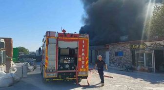 Edremit'te Yangın: 5 İş Yeri Hasar Gördü