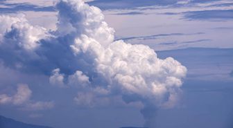 Anak Krakatau Külü Cakarta Havalimanı'nı Kapattı