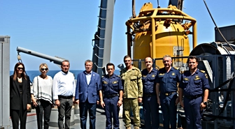 Girne açıklarında batan gemi için arama kurtarma sürüyor