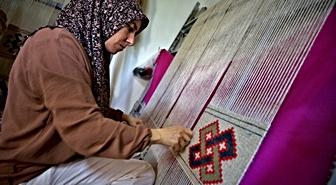 Kadın kooperatifinden coğrafi işaretli Karatepe kilimi