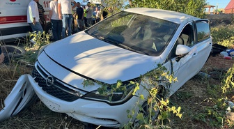 Uşak'ta İki Otomobil Çarpıştı: 6 Yaralı