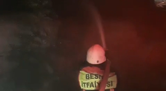 Adıyaman'da iki katlı ev alev alev yandı
