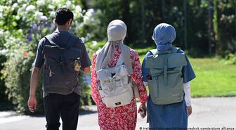Avusturya okullarında başörtüsü yasağı başladı