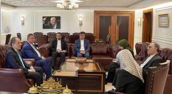 İran Büyükelçisi Habibollahzadeh, Yeniden Refah Partisi Genel Başkanı Erbakan'ı ziyaret etti