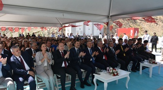İzmir Demokrasi Üniversitesi 'sağlık binası'na kavuştu